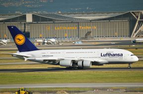 Lufthansa, ,     Airbus A380.