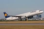 Самолет немецкой Lufthansa аварийно приземлился в Стамбуле