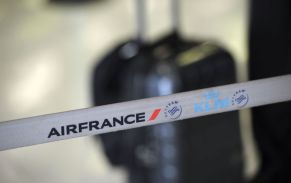 AirFrance сокращает затраты и... работников