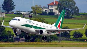  Alitalia    .