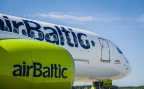 airBaltic    .