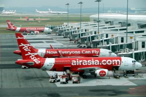  AirAsia       .